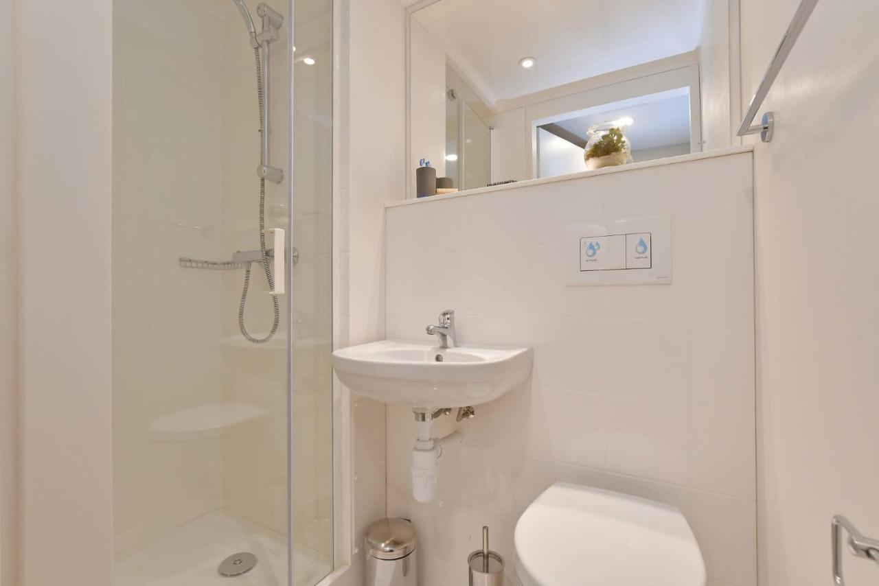 Apartment For Students Only And Ensuite Bedrooms With Shared Kitchen At Liv Student In *